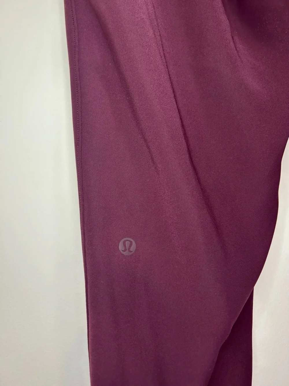 Lululemon On the Fly Jogger Woven Cassis Size 10 28” Burgundy - Picture 6 of 7
